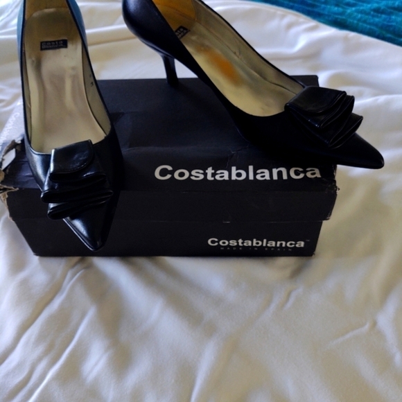 Costablanca Shoes - 𝅺BLACK low heel shoe by costablanca size 8